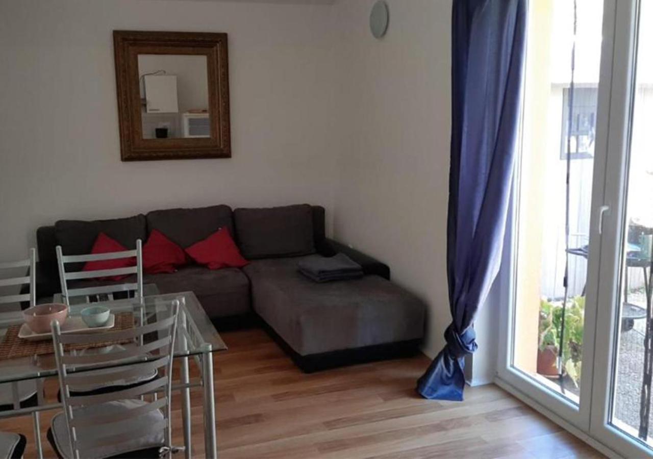 Shankini Apartment *